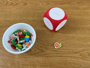 roll and count mini erasers co.